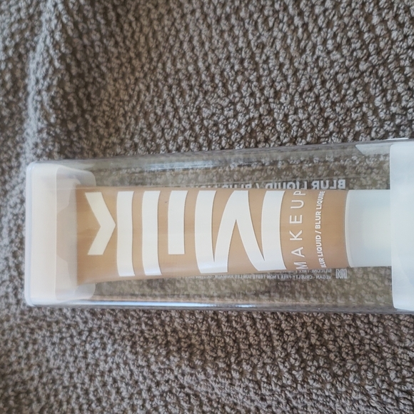milk makeup blur liquid foundation - Picture 1 of 5